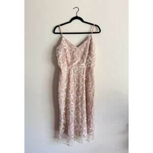 WAYF Beige + White Savannah V Neck Sequin Midi Length Dress - Medium